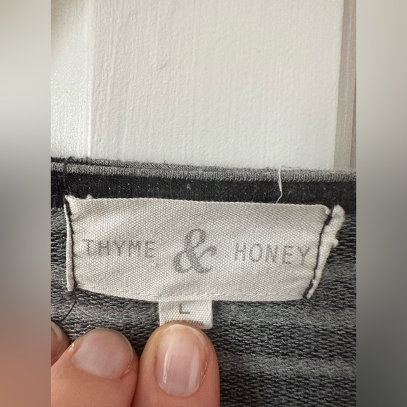 Striped 3/4 Sleeve Dress, L - Picture 2 of 3